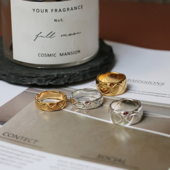 18K GOLD PLATED THICK RING - Picture 3 of 4